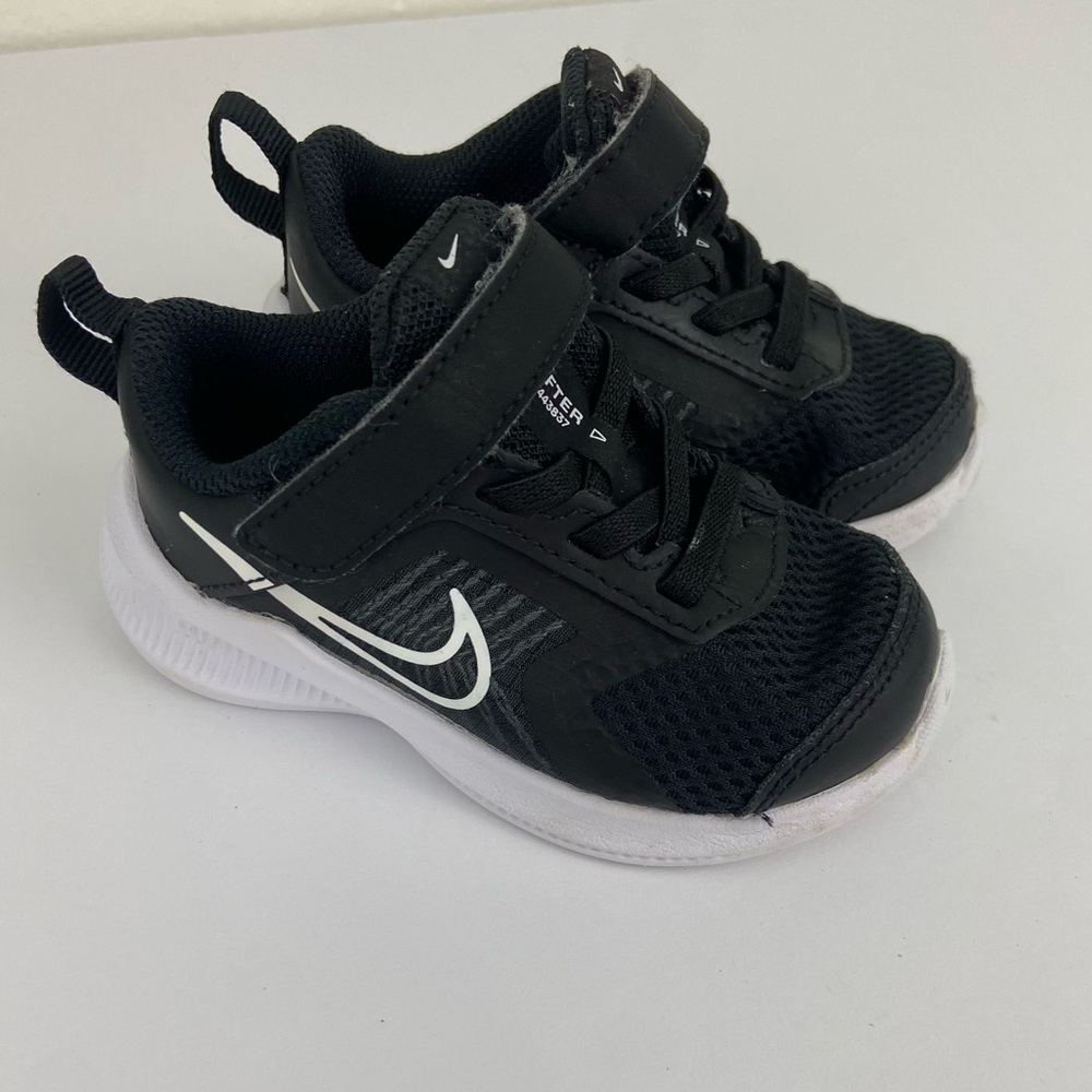 Nike Downshifter 11 TDV Black White Size 5C